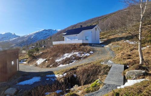 Gildeskal House | 3 Bedroom Awesome Home In Sandhornøy