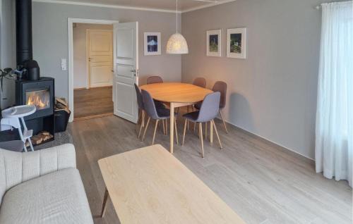 Gildeskal House | 3 Bedroom Awesome Home In Sandhornøy