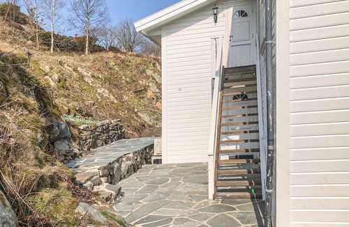 Farsund Apartment | 3 bedroom beach front apartment in Farsund