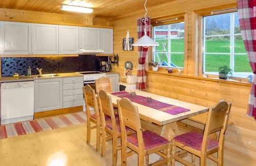 Akra House | 3 bedroom beach front home in åkra