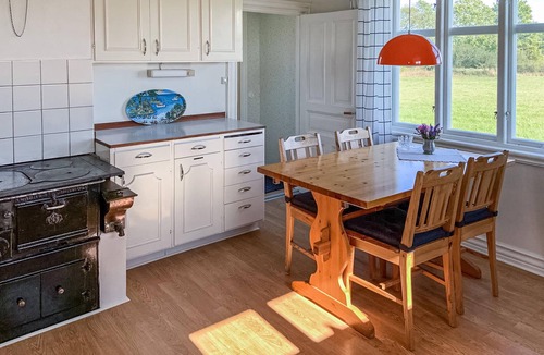 Storlinge House | 3 bedroom beach front home in Borgholm