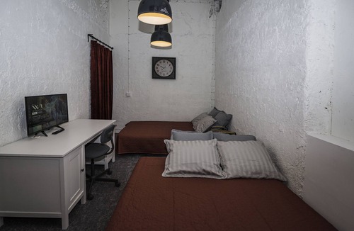 Gamla Stan Apartment | 3-Bedroom, Central, Own Entrance, Clean Loft-Styled Flat!