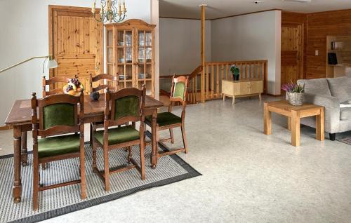 Rauma kommune Apartment | 3 Bedroom Cozy Apartment In Verma