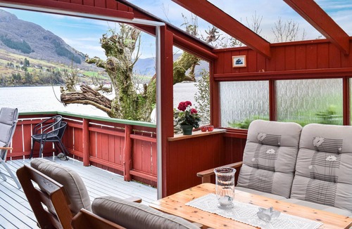 Vindafjord House | 3 bedroom cozy home in ølensvåg