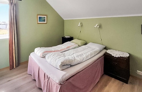 Vestbygd Apartment | 3 bedroom gorgeous apartment in Borhaug