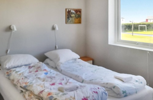 Vestbygd Apartment | 3 bedroom gorgeous apartment in Borhaug