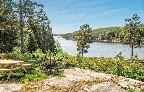 Moss Municipality House | 3 Bedroom Lake Front Home In Sperrebotn