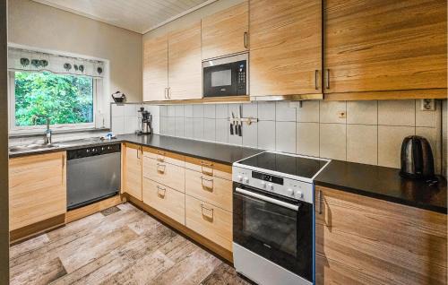 Eidfjord Apartment | 3 Bedroom Lovely Apartment In Eidfjord