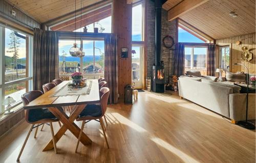 Vikberget House | 3 Bedroom Lovely Home In Flå