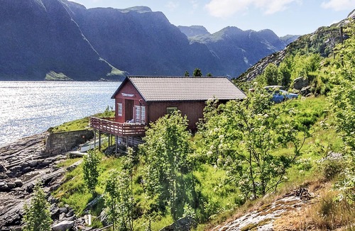 Vagsoy House | 3 bedroom lovely home in Måløy