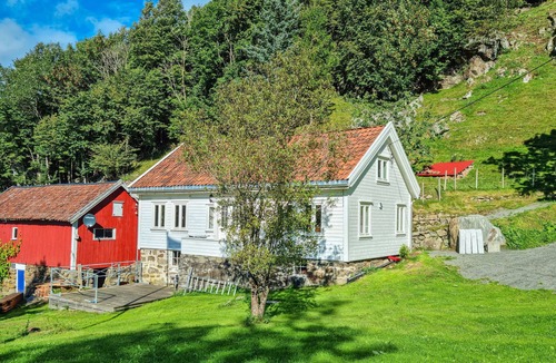 Flekkefjord House | 3 bedroom lovely home in Hidrasund