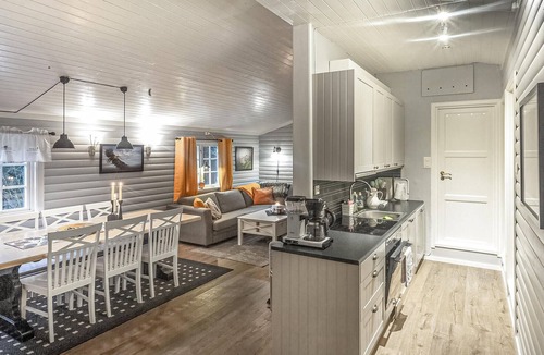 Valberg House | 3 bedroom luxurious home in Leknes