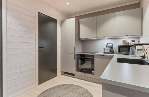Vinje Apartment | 3 bedroom nice apartment in Edland