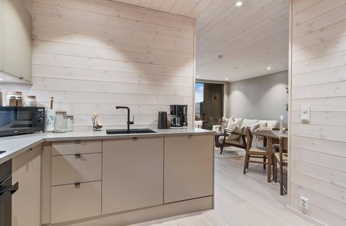 Vinje Apartment | 3 bedroom nice apartment in Edland
