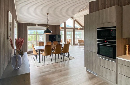 Uvdal House | 3 bedroom nice home in Rødberg