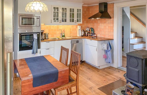Odeshog House | 3 bedroom nice home in ödeshög