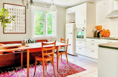 Uddevalla Municipality House | 30s holiday home near nature and sea