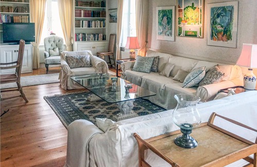 Mariestad House | 4 bedroom accommodation in Mariestad