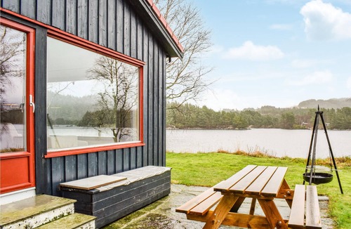 Fitjar House | 4 bedroom accommodation in Fitjar
