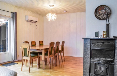 Fitjar House | 4 bedroom accommodation in Fitjar