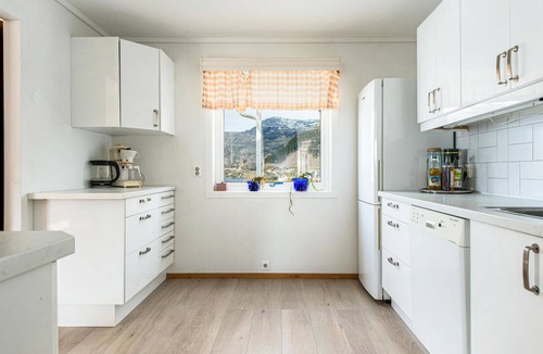 Strandebarm House | 4 bedroom amazing home in Strandebarm