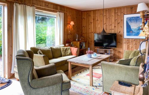 Halsa House | 4 Bedroom Amazing Home In Valsøyfjord