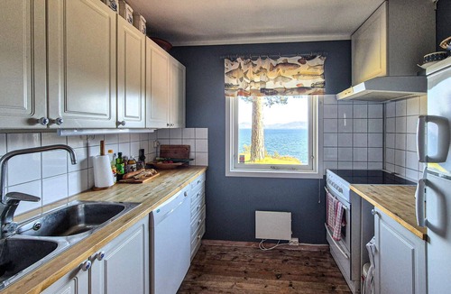 Strandvik House | 4 bedroom awesome home in Fusa