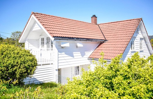 Sveio House | 4 bedroom awesome home in Valevåg