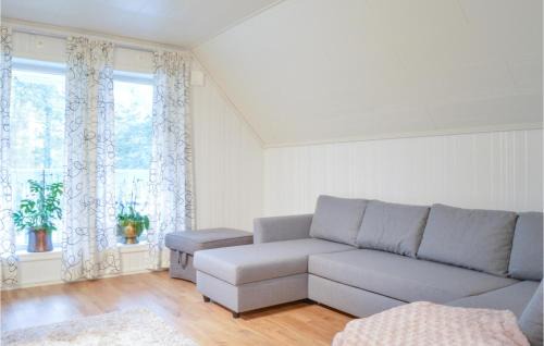 Djurhamn House | 4 Bedroom Beach Front Home In Djurhamn