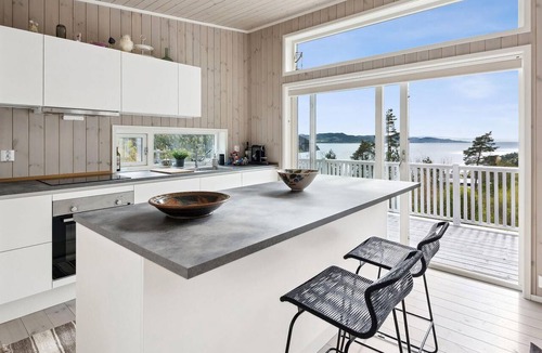 Leksvik House | 4 bedroom beautiful home in åsenfjord