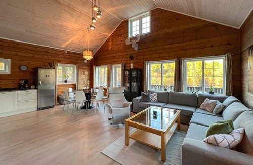 Belland House | 4 bedroom beautiful home in Lyngdal