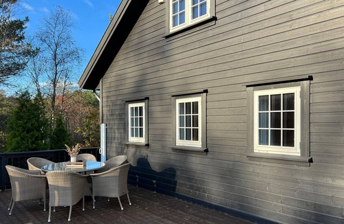 Belland House | 4 bedroom beautiful home in Lyngdal