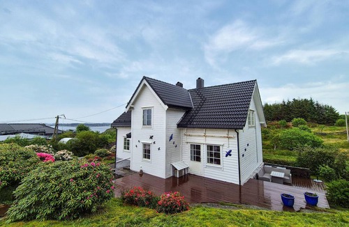 Oygarden House | 4 bedroom beautiful home in Rong