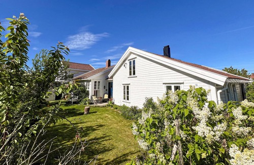Mebø House | 4 bedroom cozy home in Flekkerøy