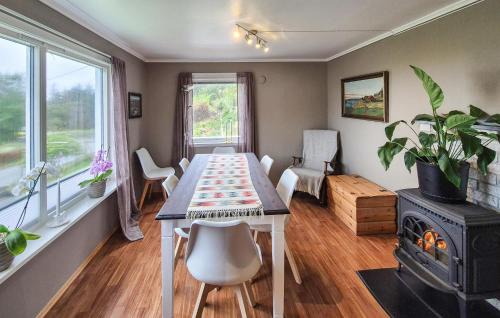 Bokn House | 4 Bedroom Cozy Home In Bokn