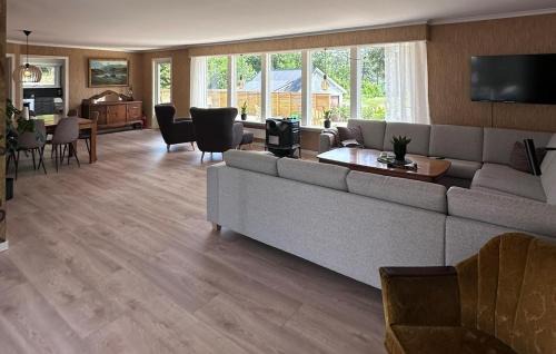 Farsund House | 4 Bedroom Cozy Home In Farsund