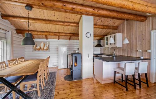 Tingvoll House | 4 Bedroom Cozy Home In Meisingset