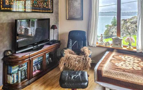 Bomlo House | 4 Bedroom Gorgeous Home In Urangsvåg