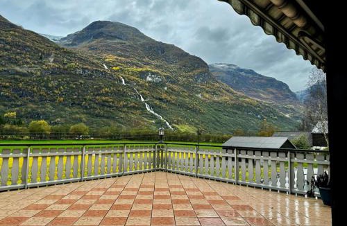 Jostedal House | 4 bedroom house in beautiful Oldedalen