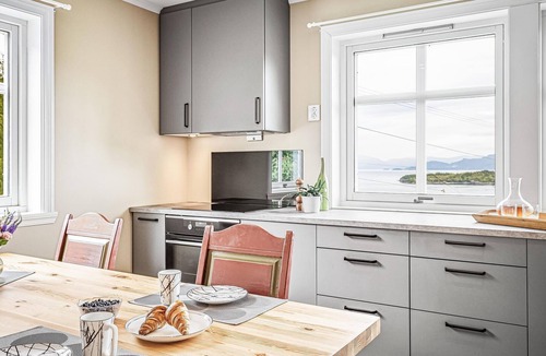 Grimsland House | 4 bedroom lovely home in Lundegrend