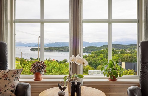 Grimsland House | 4 bedroom lovely home in Lundegrend