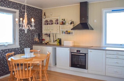 Utaker House | 4 Bedroom Lovely Home In Skånevik
