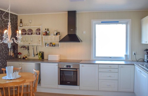 Utaker House | 4 bedroom lovely home in Skånevik