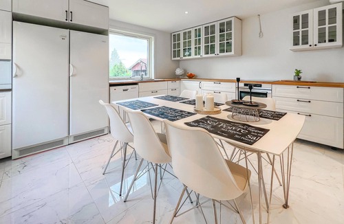 Vastra Amtervik House | 4 bedroom nice home in Aplungsåsen
