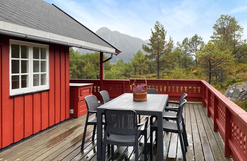 Aure House | 4 bedroom pet friendly home in Tustna