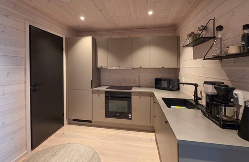 Vinje Apartment | 4 bedroom stunning apartment in Edland