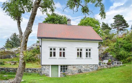 Lykling House | 4 Bedroom Stunning Home In Finnås