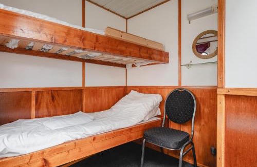 Tromsdalen Boat Rental | 4 H arctic explorer cruise with cabin