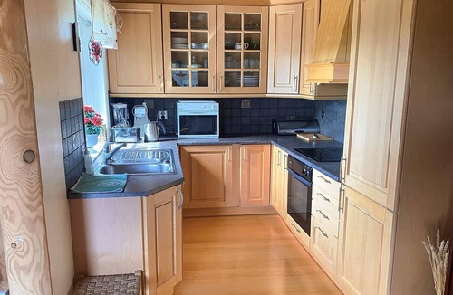 Askoy House | 4 person holiday home in Kjerrgarden