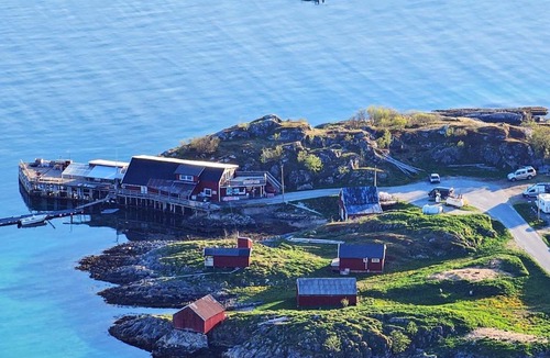 Tromso Apartment | 4 person holiday home in Rebbenes